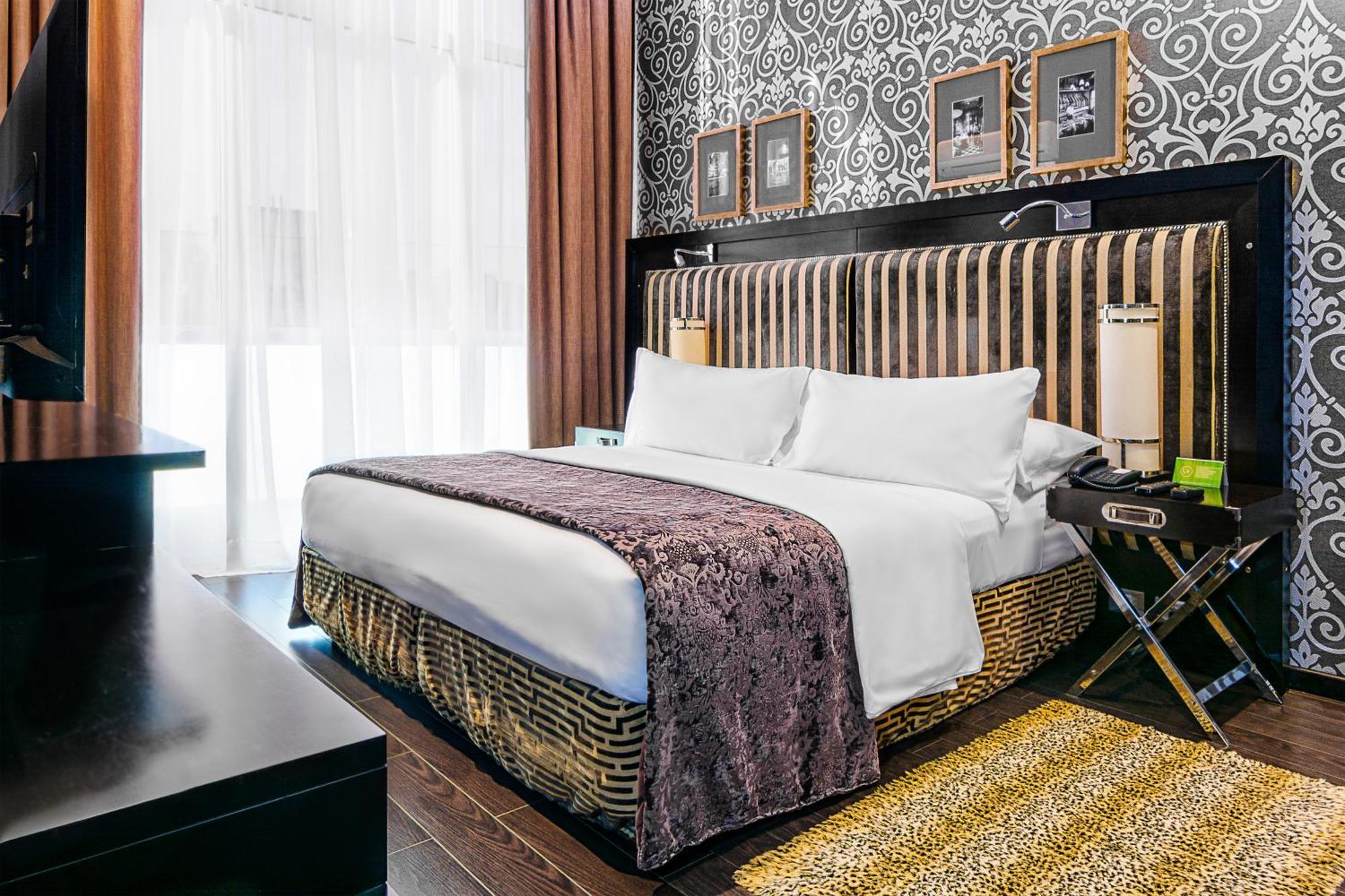 Lennox Hotel 4*