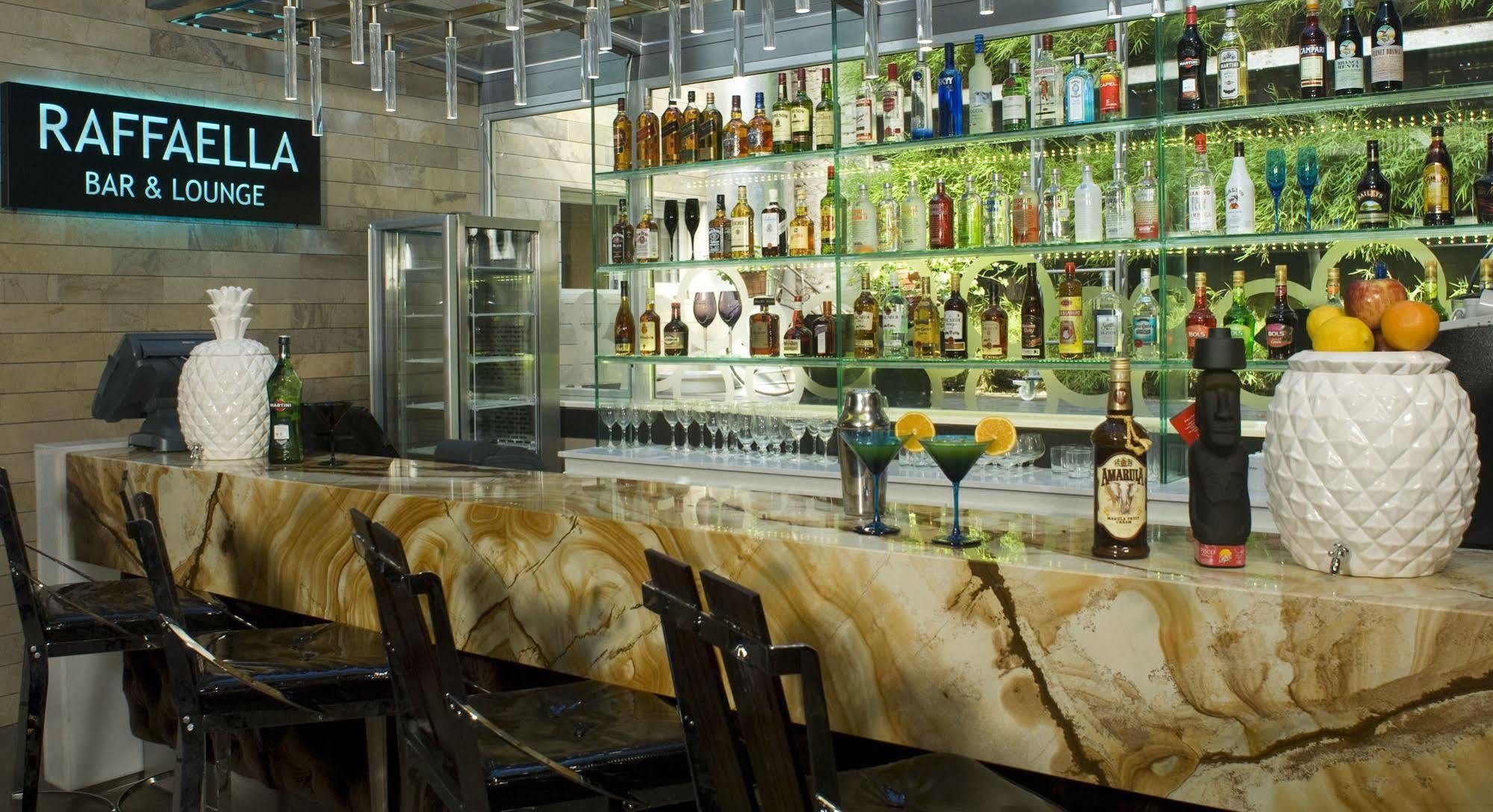 Lennox Hotel